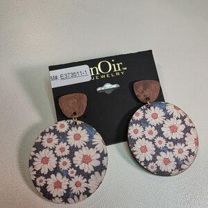 nOir Jewelry Daisy Pattern Earrings - Black and White